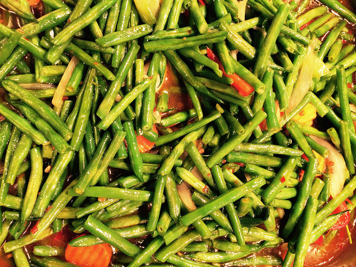 Green beans in the Aroma buffet