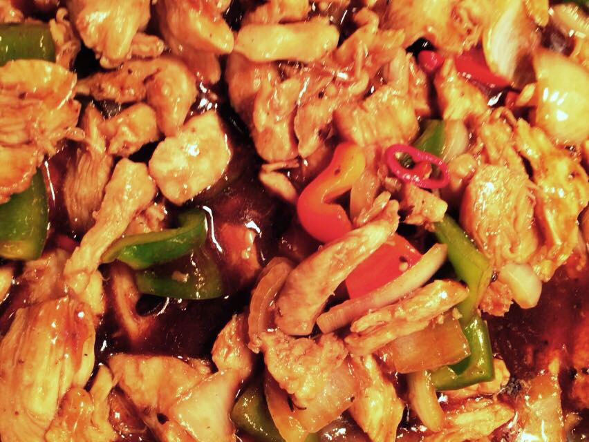 Chicken and peppers in the Aroma buffet